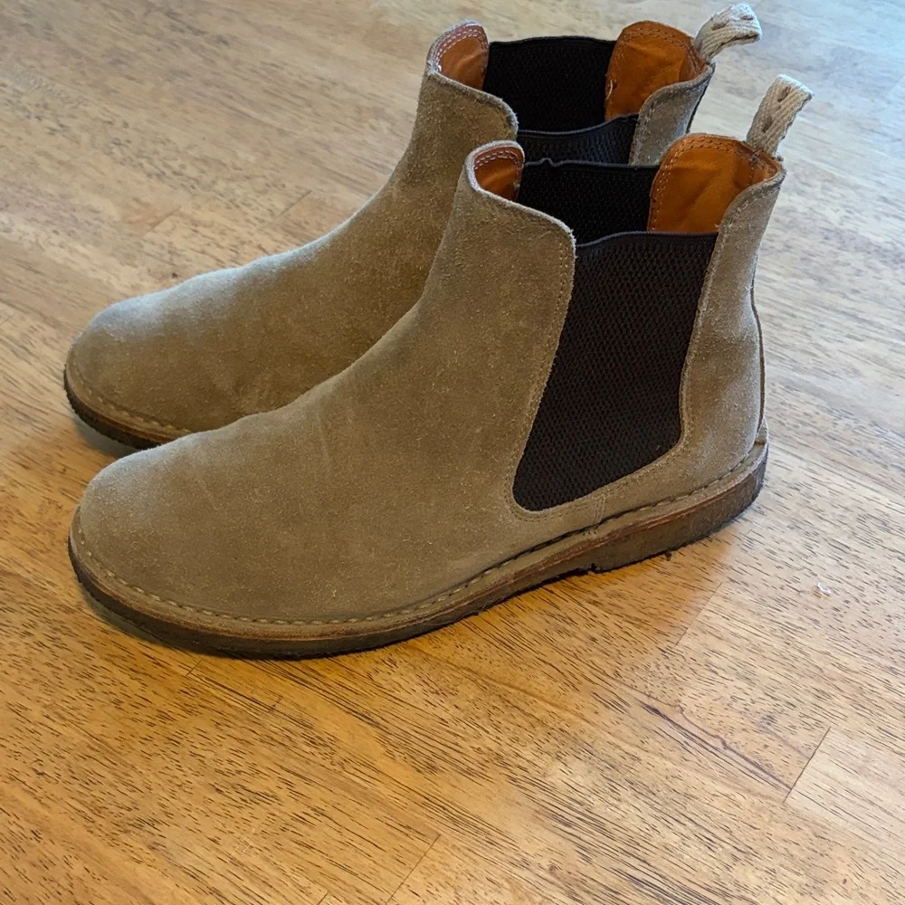 Huckberry Men's Suede Chelsea Boots